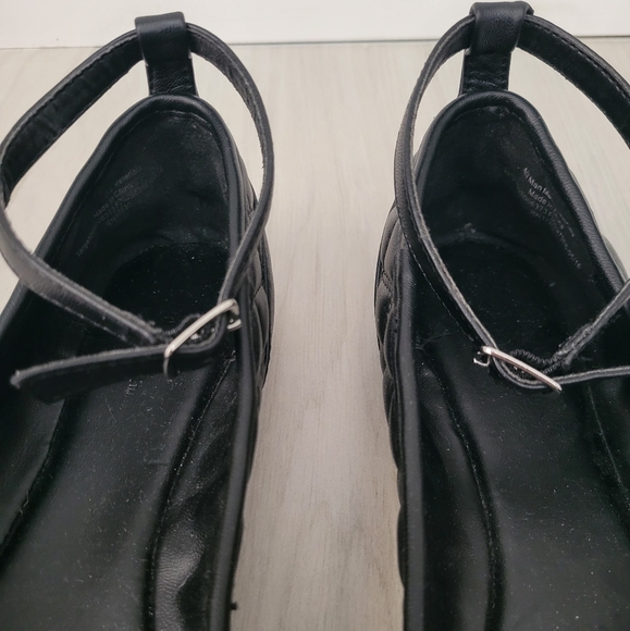 Black Flats. Size 8.5 - Picture 5 of 8